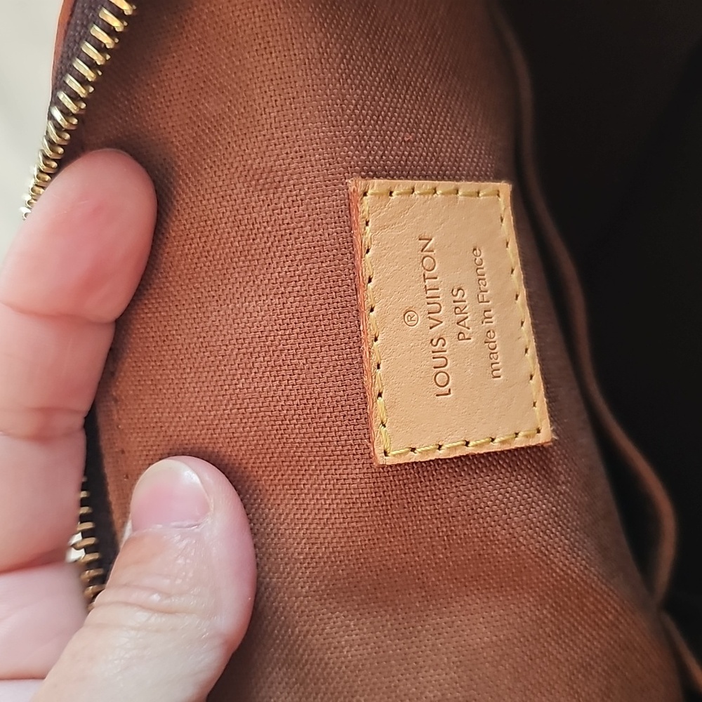 Louis Vuitton Monogram Vertical Lockit Tote Bag - Picture 9 of 14